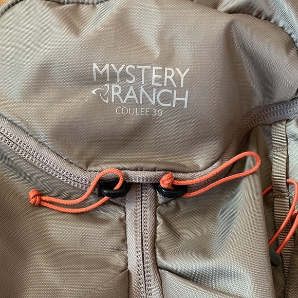 Mystery Ranch women’s Coulee 30L backpack, Pebble, size xs/s, EUC! - Picture 4 of 8